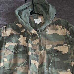 American Eagle Camouflage Hooded Cropped Jacket